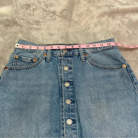 Levi's Light Wash Notch A-line Button Front Denim Mini Skirt 28775 - Picture 3 of 9